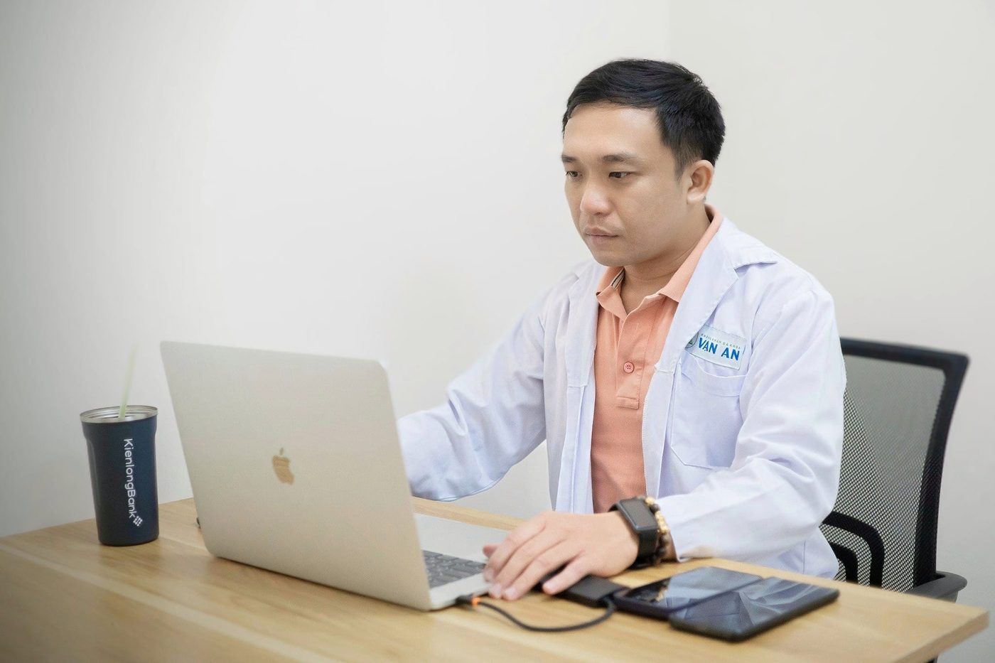 ThS. Phan Hồng Sơn tại phòng khám